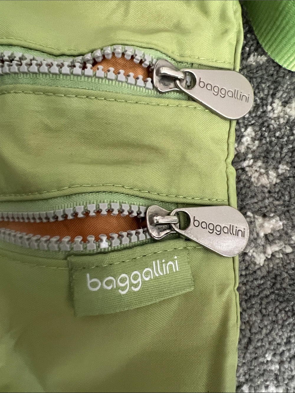 Baggallini Lime Green Crossbody with Orange Lining - Picture 2 of 3